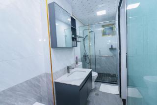 Executive elegantly furnished three bedroom apartment with all modern facilities ,modern swimming pool ,fully equipped gym,children playground and close proximity to major shopping centers and gourmet restaurants - 1