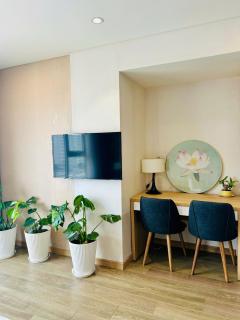 Riverside Suites - 1