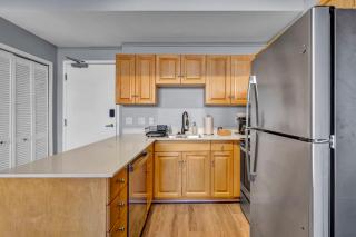 1BR Loft Sauna & Walk to Theater & Campus - 2