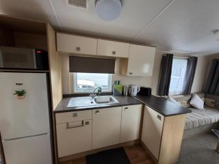 Lovely 6 Berth Caravan With Wifi At Pakefield, Suffolk 68119Bs - 9