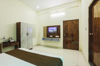 Shri Raghav Palace Hotel Ayodhya - 1