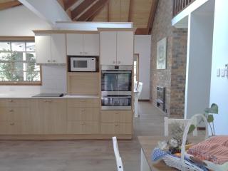 2 Bedroom Cottage with Private Garden - 8