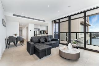 High level deluxe 2 bedroom APT - 2