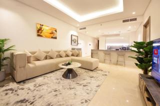 Luxury 1BR at Sterling East , Burj Khalifa Views - 4