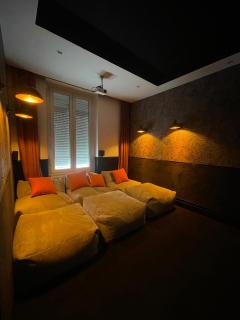 Chrono Loft Apartment - Movie Room - 9