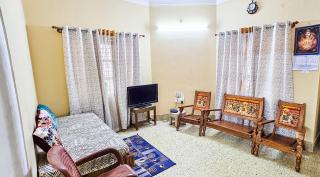 Corner Garden, AC, 4bhk, Big Bungalow, City Centre - 1