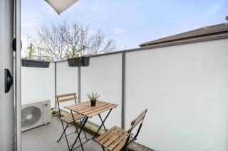 13B Lovely 12 Mins Walk Train STA Bankstown Abnb-Style StudioApt - 7