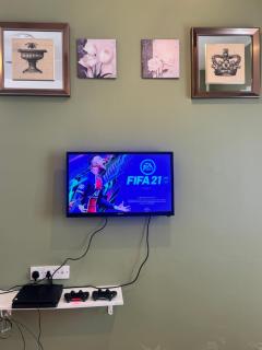 AYAAN Luxe Premium FIFA house with Free WiFi and Netflix - 9