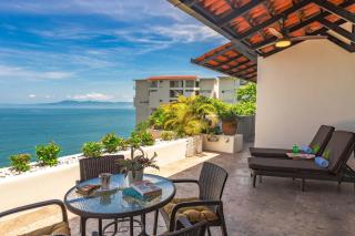 Luxury Oceanview Condo with heated Pool - 2