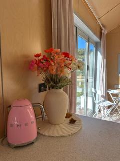 Beautiful French-Designed Tiny Home-Te Mata Peak Views - 8