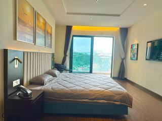 Chic Ha Long Studio Bay, City & Mountain Views - 0