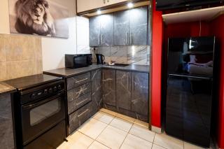 La Lucia Guesthouse - 9