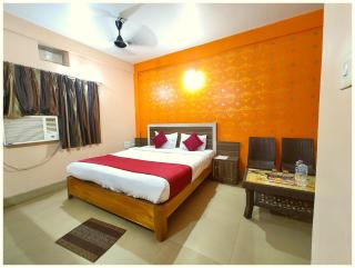PRIME LOCATION NEAR SEA BEACH Hotel Sri Krishna Classic Residency ! Puri - Near Jagannath Temple and Golden Swargadwar Beach - Bengali Market - A Top Rated Hotel IN PURI - 4