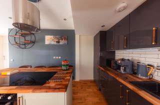Luxury Seaview Cottage with hot tub 3 - 2