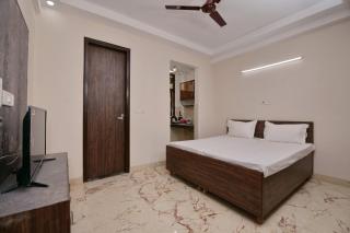 Collection O DLF Cyberhub Gurugram - 7