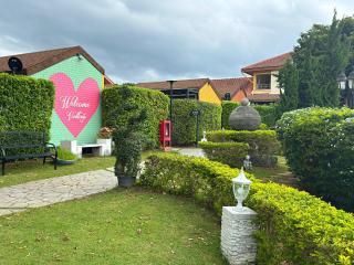 V Village Hotel Saraburi - 8