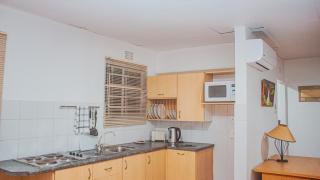 Lancers Inn Hotel - 8