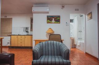 Lancers Inn Hotel - 7