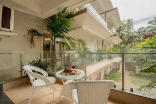 Chic 1BHK Hideaway Balcony Bliss 10 Min Baga - 1