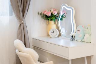 Shanghai Hills & Well-time Velvet Glow Near Tianzifang and Riyueguang Center close to Line 9 - 4