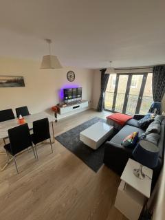 Modern City Centre Apartment with Canal Views - 0