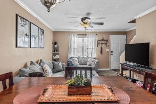 Woodstone Retreat right next to UGA golf course - 0
