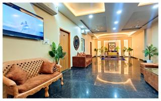 Hotel Vrindavan NP - nearby Prem Mandir & ISCKON Temple! Fully Air-Conditioned Premium Family Rooms with All the facilities - 5