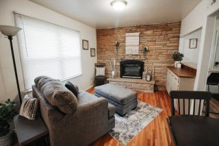 Fenced Lot W Home Gym plus Washer and Dryer - 5