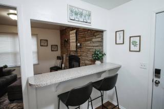 Fenced Lot W Home Gym plus Washer and Dryer - 1