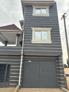 AB House - 5