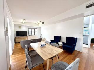 Family & Group Getaway – 5 Bedrooms, 12 Guests - 0