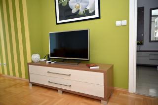 Lihnidos Home, Lake View, Modern 1BR Apartment, AC - 1