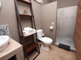 Tsumeb Theater Guesthouse - 6
