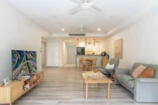 Best Location 2-Bed with Gym Pool 7-min From CBD - 3