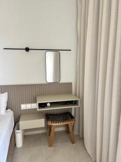 Pigeon Beach Hotel Apartments - 3
