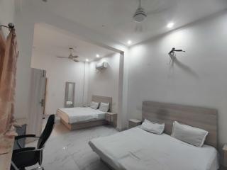 Hotel O Dehradun Railway Station Formerly Vista Express Homestay - 1