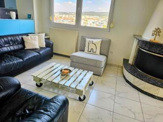 CELESTIAL GARDEN-Thessaloniki's modern, eclectic penthouse with an amazing view and veranda - 6