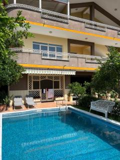 Swimming pool villa - 3