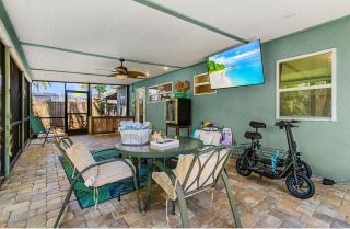 Karen's Sea-Foam Oasis - 4