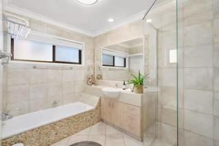 Sorrento Oasis - 5BR, Gym, Pool - 1