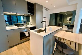 Melbourne CBD - Skyline 2 Bedroom Apartment - 9