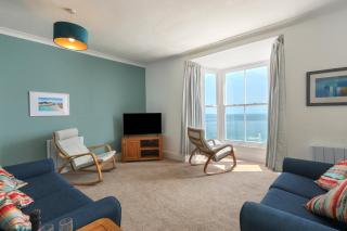 5 Paragon Court - Sea Front Apartment - 3