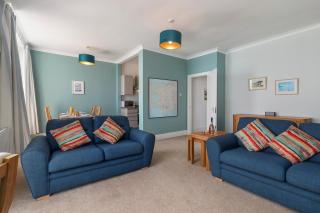 5 Paragon Court - Sea Front Apartment - 1