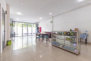 RedDoorz Plus near Kepri Mall - 6