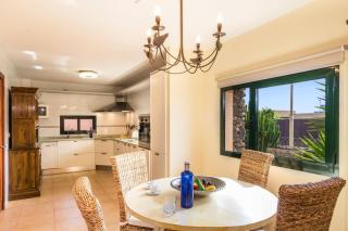 Villa Vista Montana by Villa Plus - 3