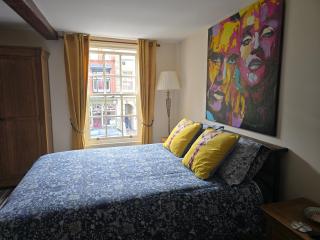 Family Room - The Unicorn Hotel - 0