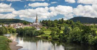 Spacious & stylish riverside apartment in Ross on Wye - 9