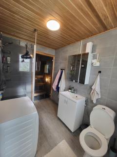 Villa Kuusijärvi - Modern and cozy cottage by the lake - 2