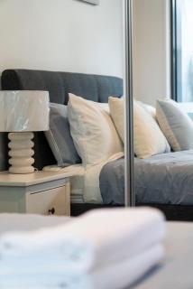 Modern 2Br Ground Level City Retreat with Parking - 2