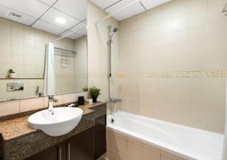 Bay Central Modern Studio - 2